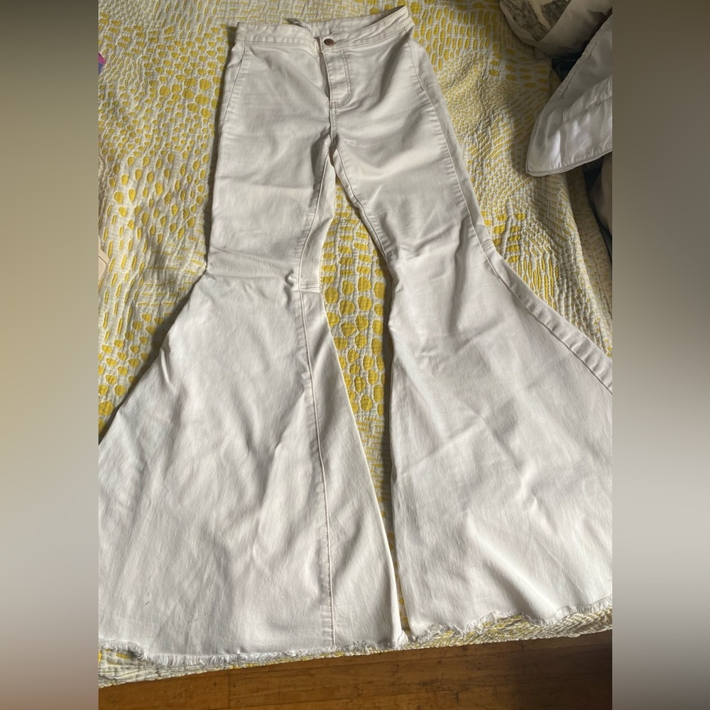 We the Free Just Float On white jeans